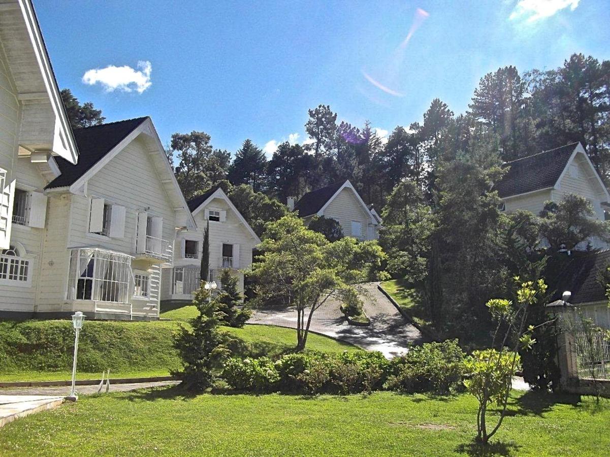 Casa 4 Quartos Em Condominio E Internet Excelente * Campos do Jordão